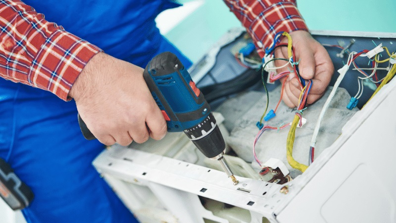 Elmadağ Hitachi Hitachi çamaşır makinesi kart tamiri – Su almama arızası orijinal parça ile giderildi. - Teknik servis örneği